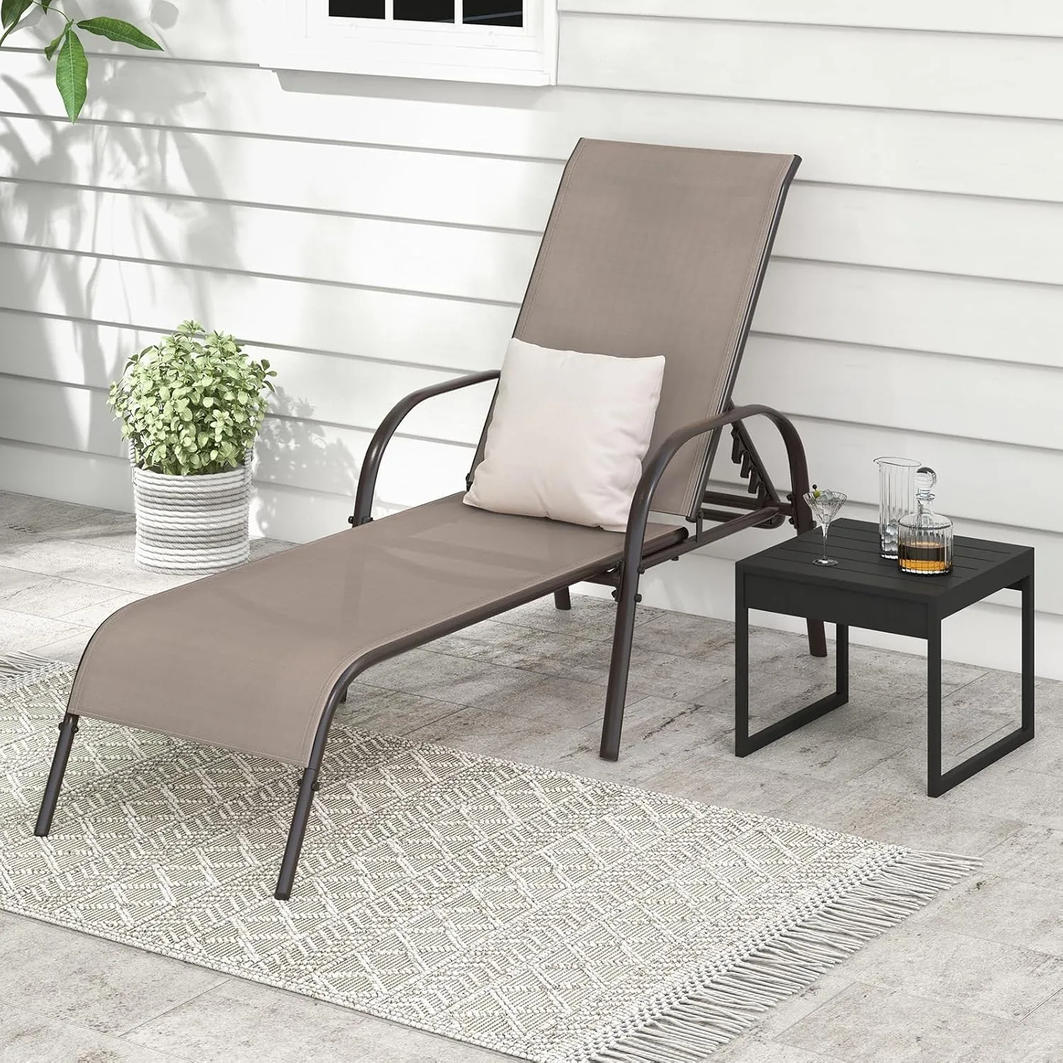 Giantex Patio Lounge Chair, Outdoor Chaise Lounge with 5 Adjustable Backrest, Sturdy Steel Frame, Sunbathing Recliner, Beach Chair, Tanning Chair for Outside, Yard, Balcony, Pool Chairs, Brown