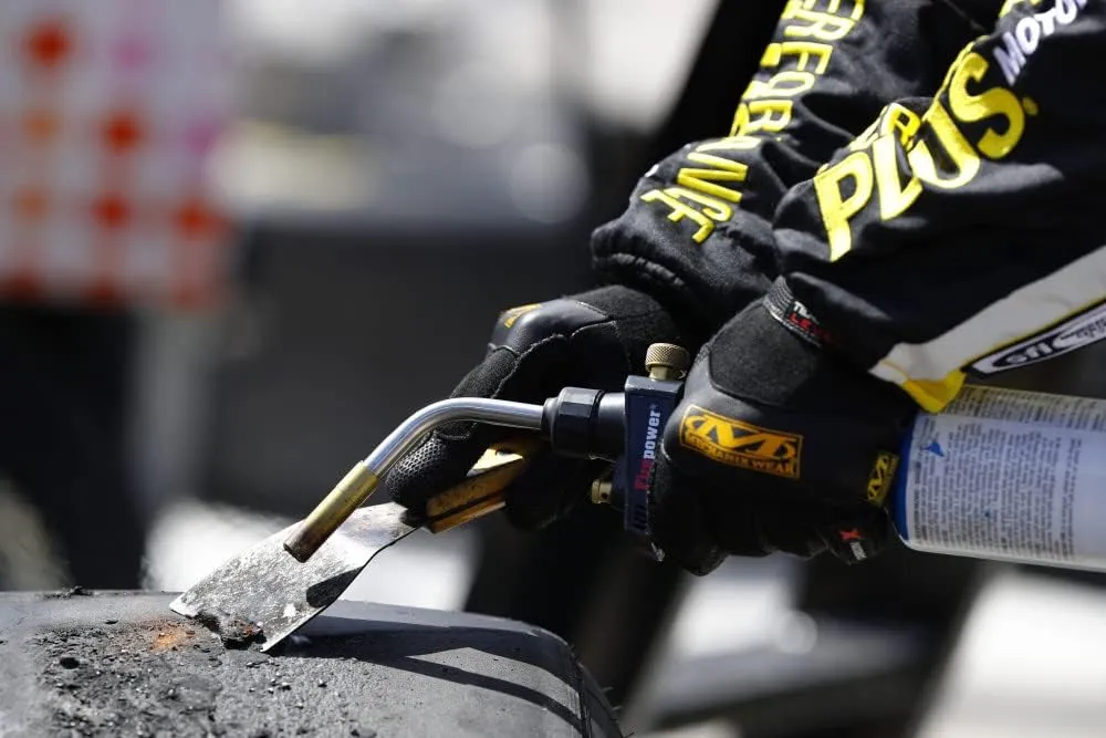 Mechanix Wear CarbonX Level 1 Fire Protection Gloves - Genuine Leather Extreme Heat & Flame Resistant Gloves - Heavy Duty High Temperature Resistance - Medium - Black