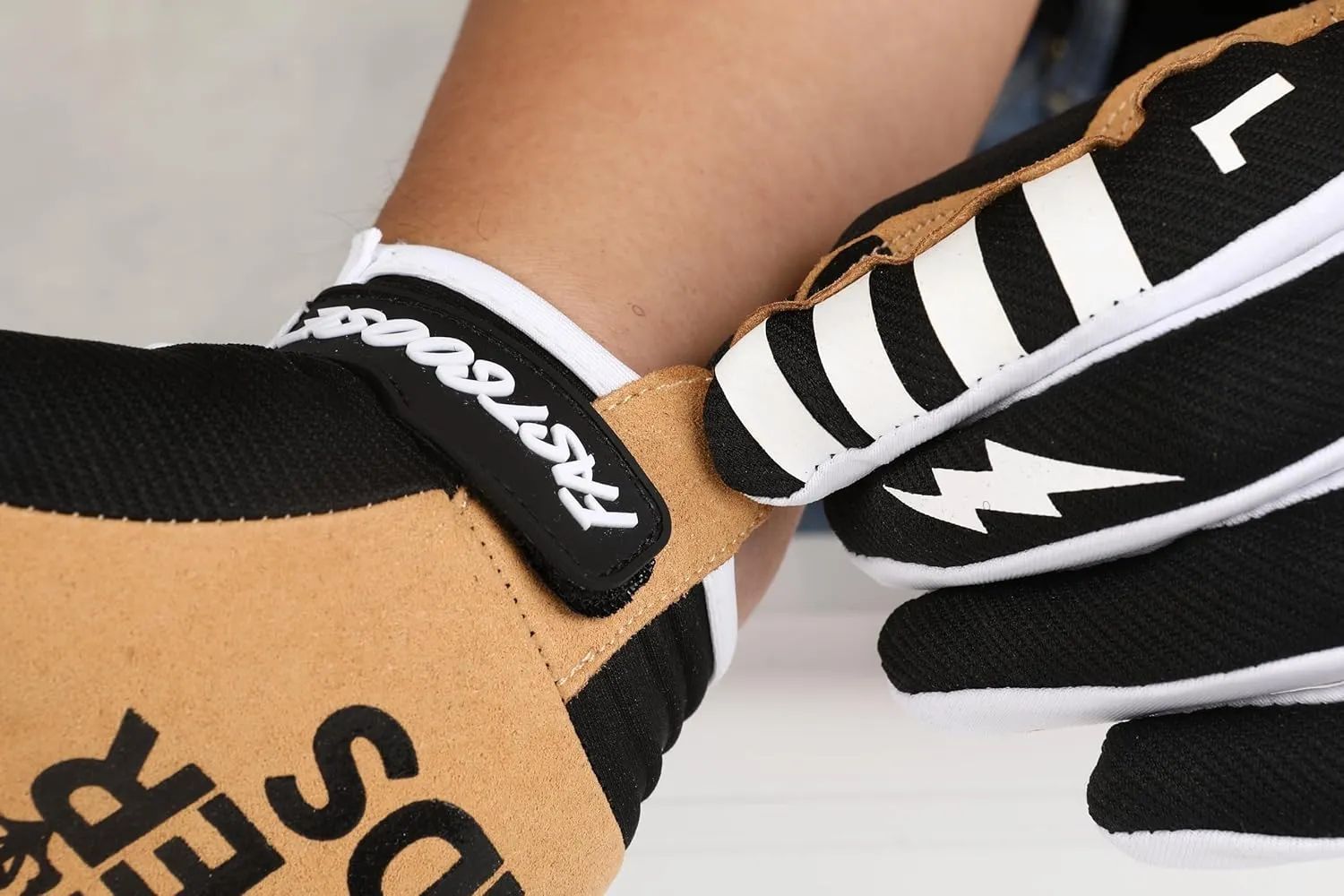 Motorcycles Racing Bicycles Full Finger Gloves for Adult Cycling Climbing Riding Biking Outdoor Sports