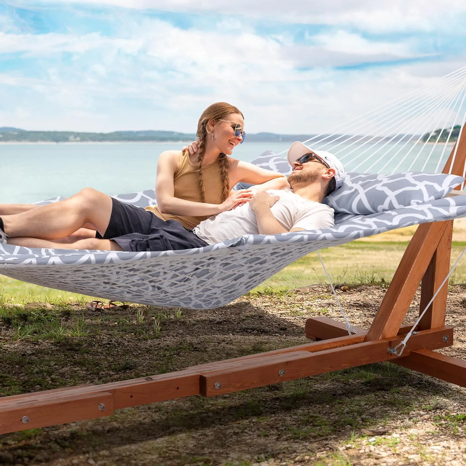 SUNCREAT Outdoor Double Hammock with Stand, Two Person Cotton Rope Hammock with Polyester Pad, Circle Pattern