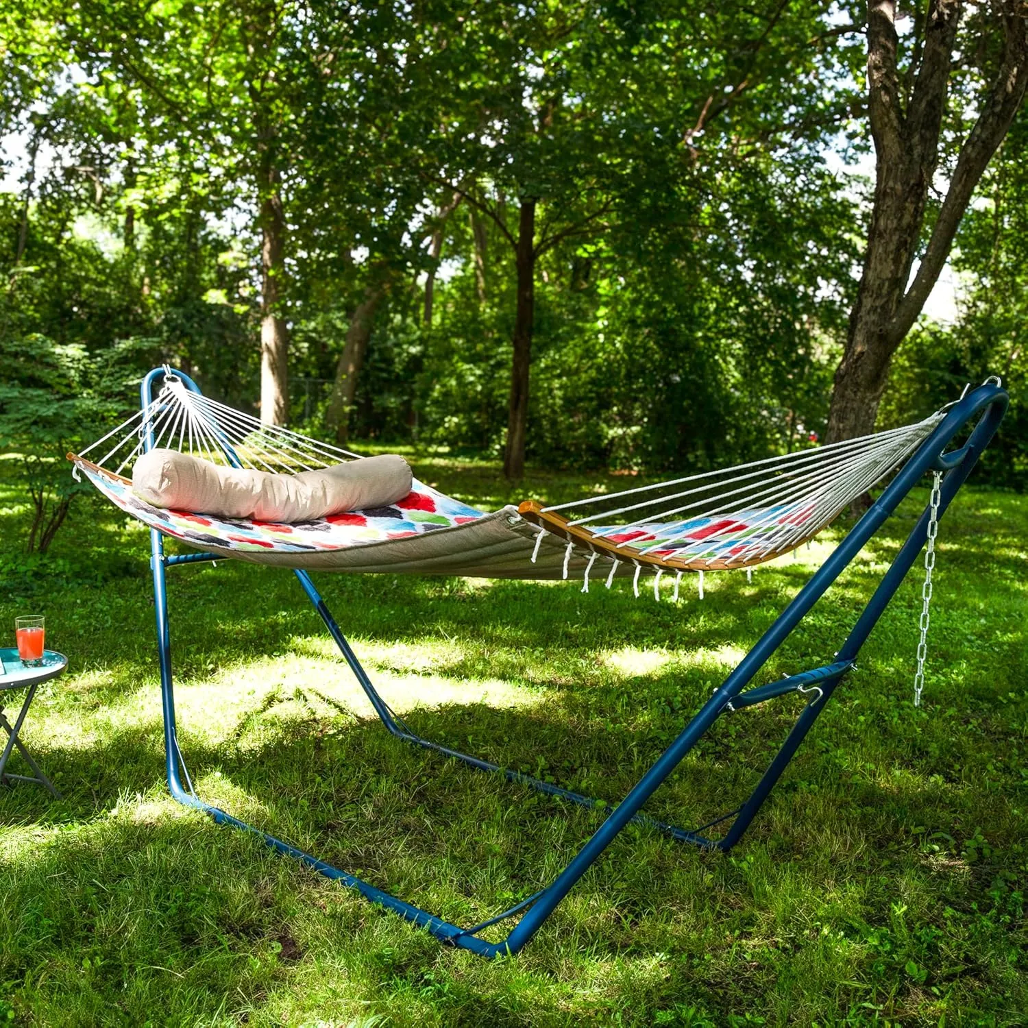 Sunnydaze Outdoor Hammock with Spreader Bar - 450-Pound Capacity Curved Spreader Bar Hammock - Multicolor Quatrefoil
