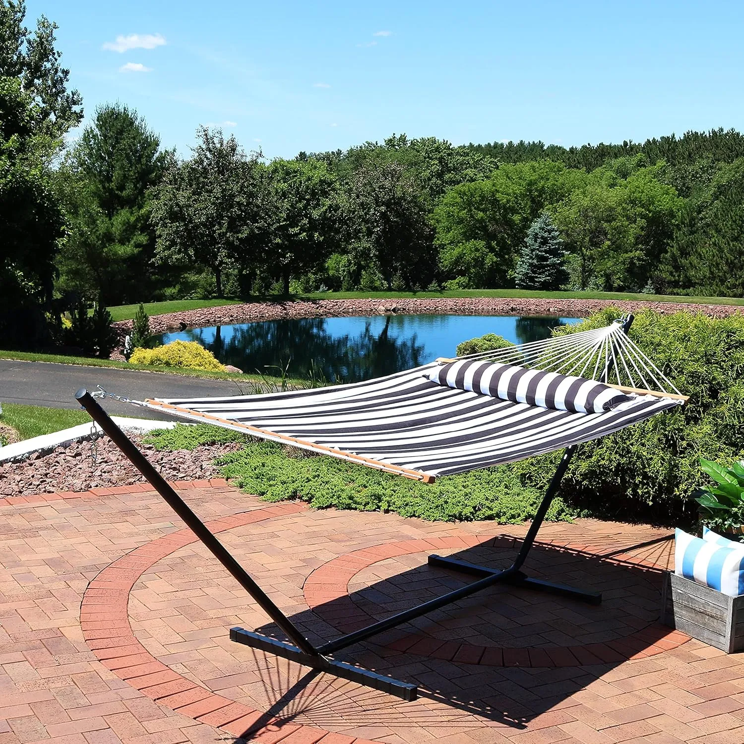 Sunnydaze Quilted Double Hammock with Stand for Outside - 350-Pound Capacity 2-Person Hammock with Stand - 12-Foot Stand - Black and White