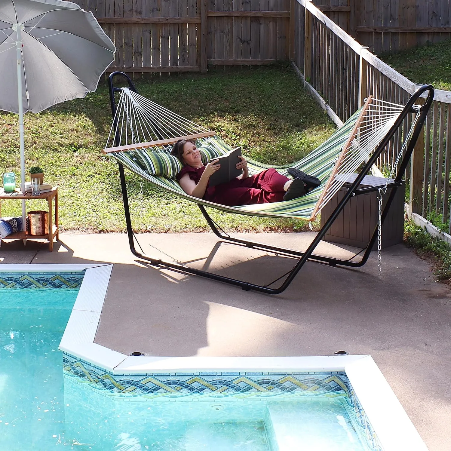 Sunnydaze Quilted Outdoor Hammock with Spreader Bars - Heavy-Duty 450-Pound Capacity Double Hammock for Outside - Melon Stripe